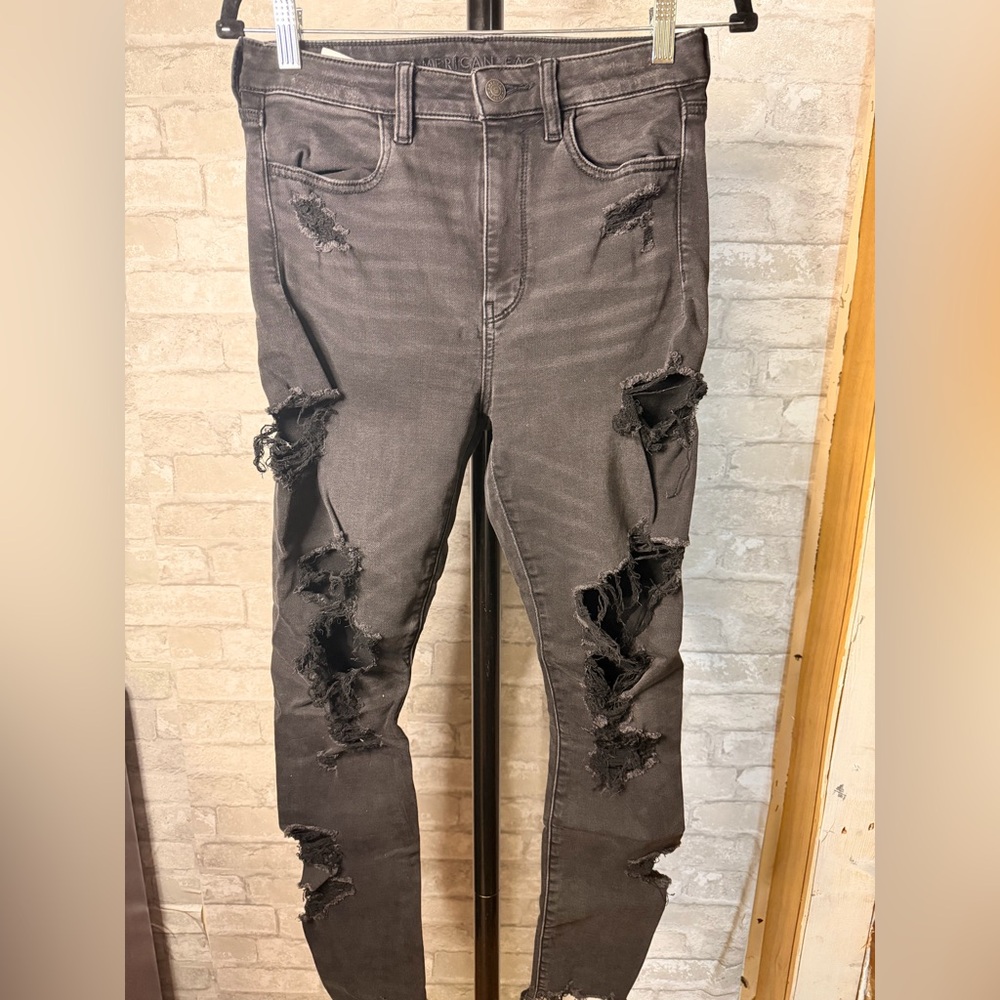 Size 6 American Eagle black super high-rise jeggings